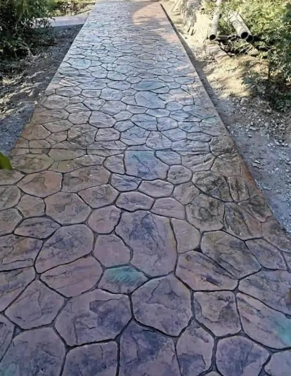 Sendero con terminación tipo laja (Sendero)
